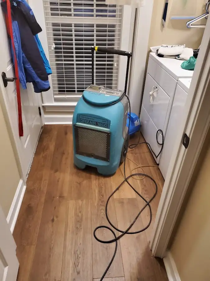 Commercial dehumidifier deployed for Crawl Space Restoration in Richmond